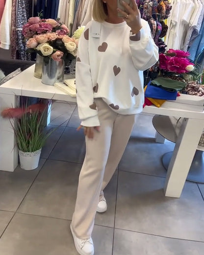 Filipa | Sweter Relaxed Fit z Nadrukiem Serc